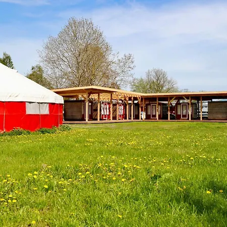 Kamp alanı Hausboot Und Zimmervermietung Boot & Bike Hansestadt *