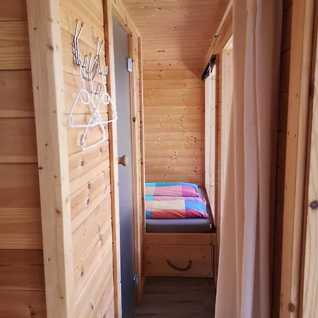 Hausboot Und Zimmervermietung Boot & Bike Hansestadt Κάμπινγκ