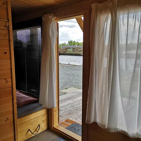 Hausboot Und Zimmervermietung Boot & Bike Hansestadt