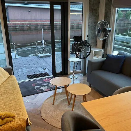 Hausboot Und Zimmervermietung Boot & Bike Hansestadt Anklam