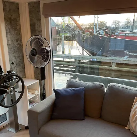 Κάμπινγκ Hausboot Und Zimmervermietung Boot & Bike Hansestadt *